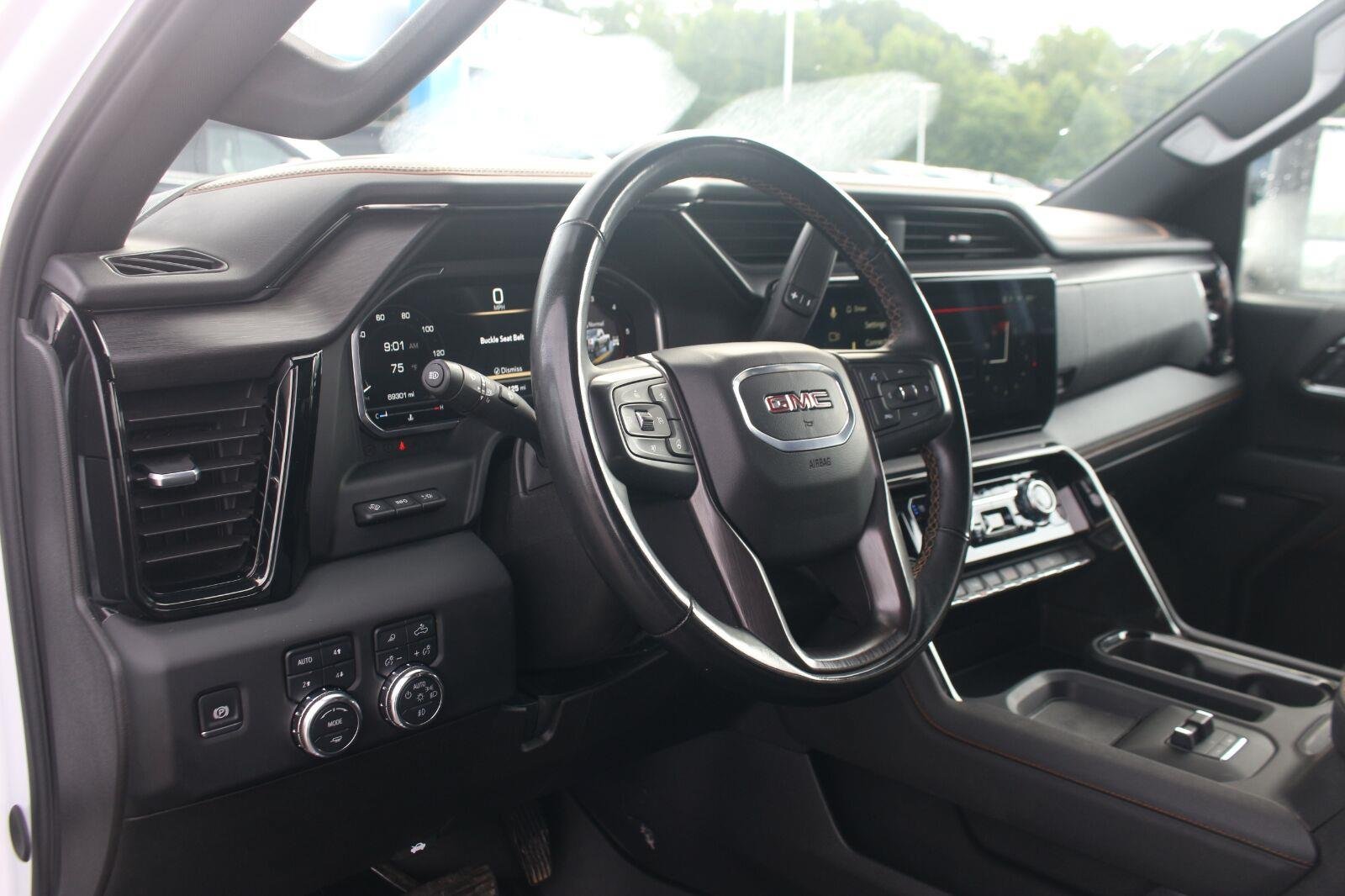 Used 2024 GMC Sierra 3500 AT4 w/ AT4 Premium Plus Package AWD/4WD image 16