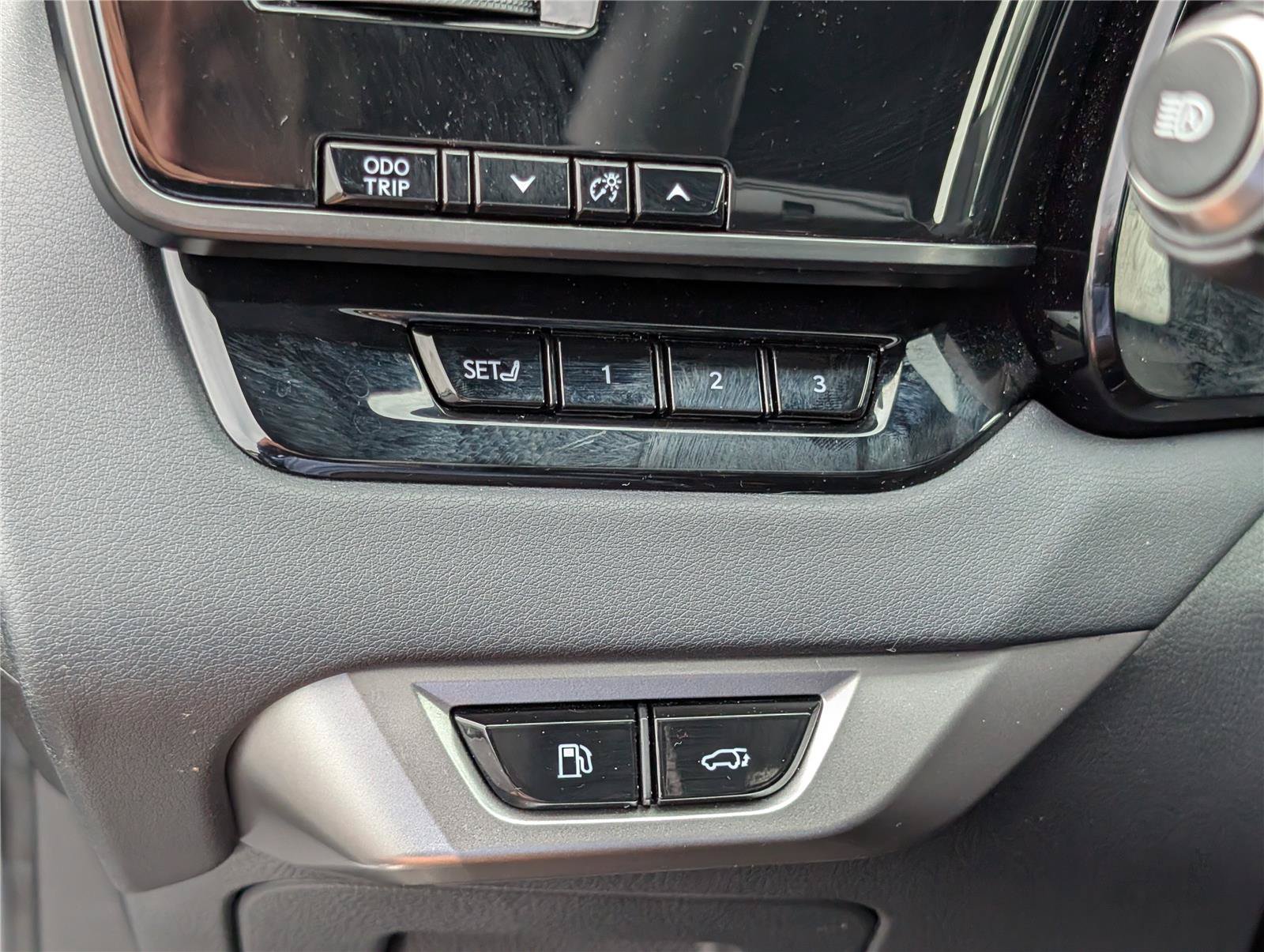 Used 2025 Lexus RX 450h AWD w/ Convenience Package image 23