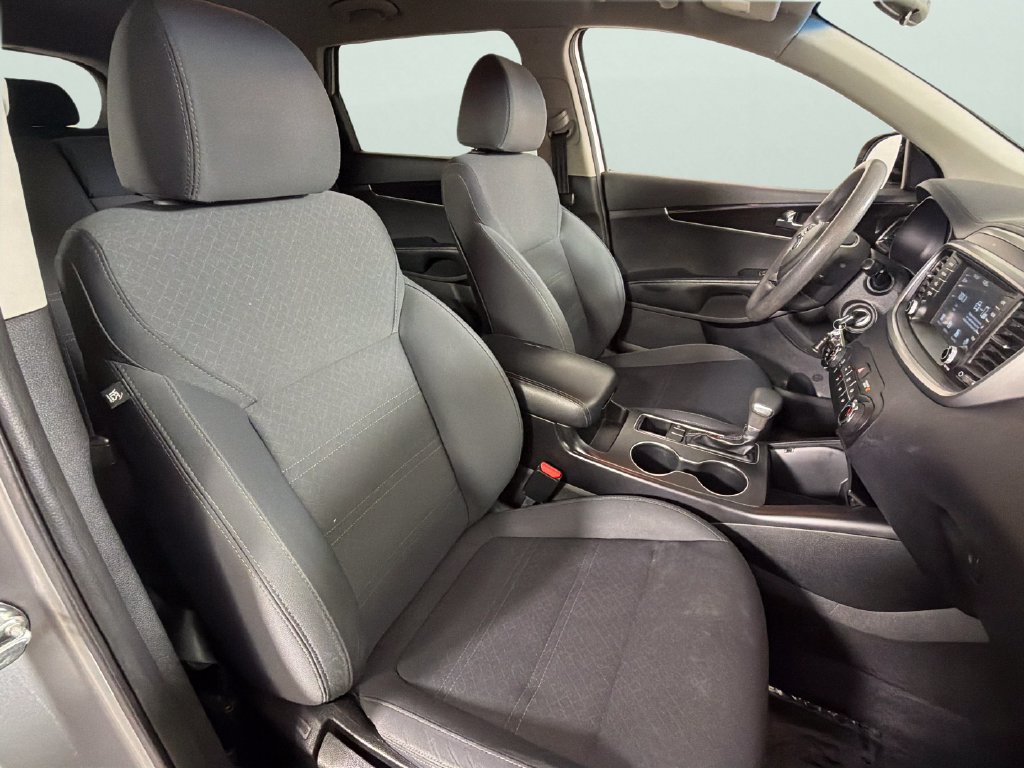 Used 2019 Kia Sorento FWD image 36