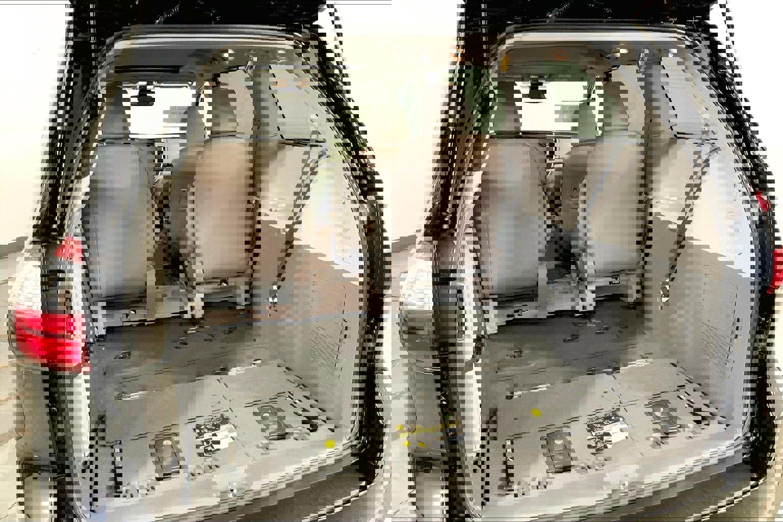 Used 2020 Toyota Sienna XLE image 4