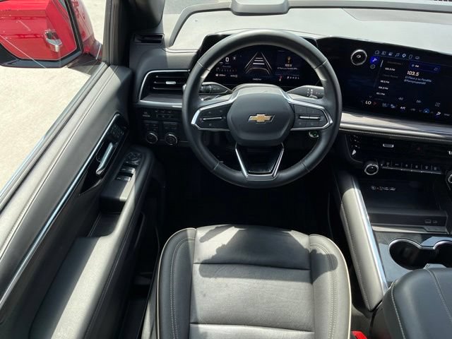 Used 2025 Chevrolet Suburban Premier AWD/4WD image 14