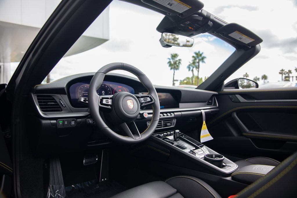 New 2026 Porsche 911 Carrera image 4