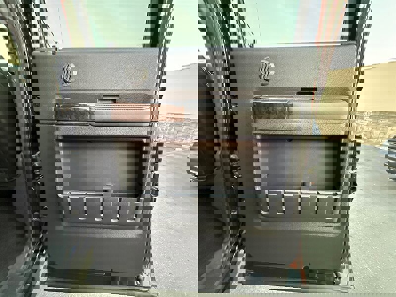 Used 2015 Ford F250 Platinum w/ FX4 Off-Road Package AWD/4WD image 48