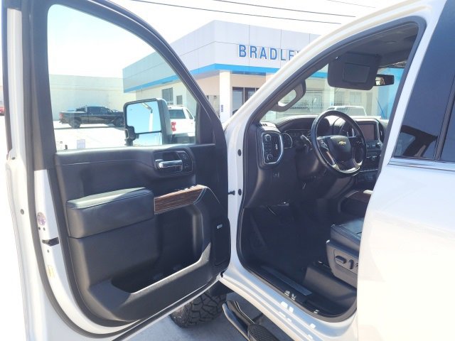 Used 2023 Chevrolet Silverado 3500 High Country w/ Safety Package II image 33
