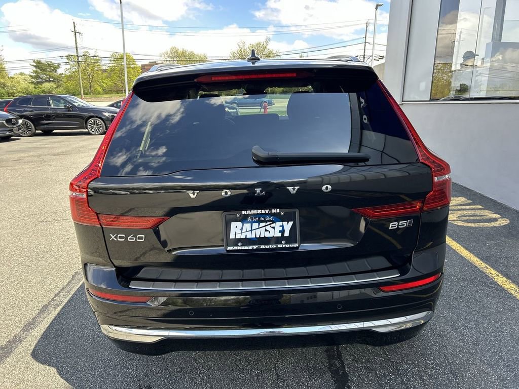Certified 2022 Volvo XC60 B5 Inscription w/ Advanced Package AWD/4WD image 26