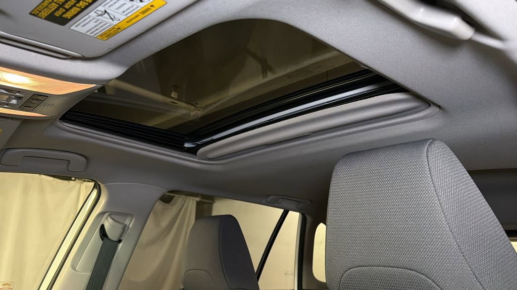 Used 2019 Toyota RAV4 XLE image 6