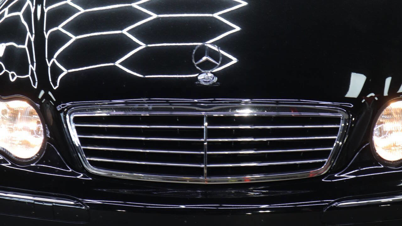 Used 2003 Mercedes-Benz C 230 Sedan image 12