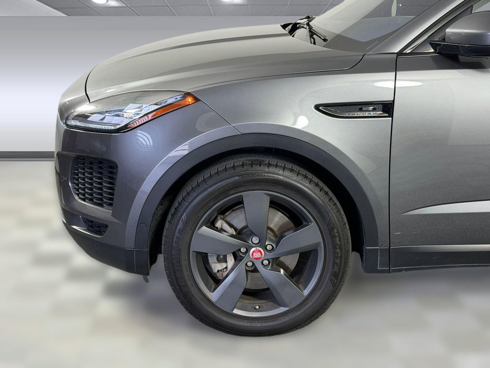 Used 2020 Jaguar E-PACE SE image 11