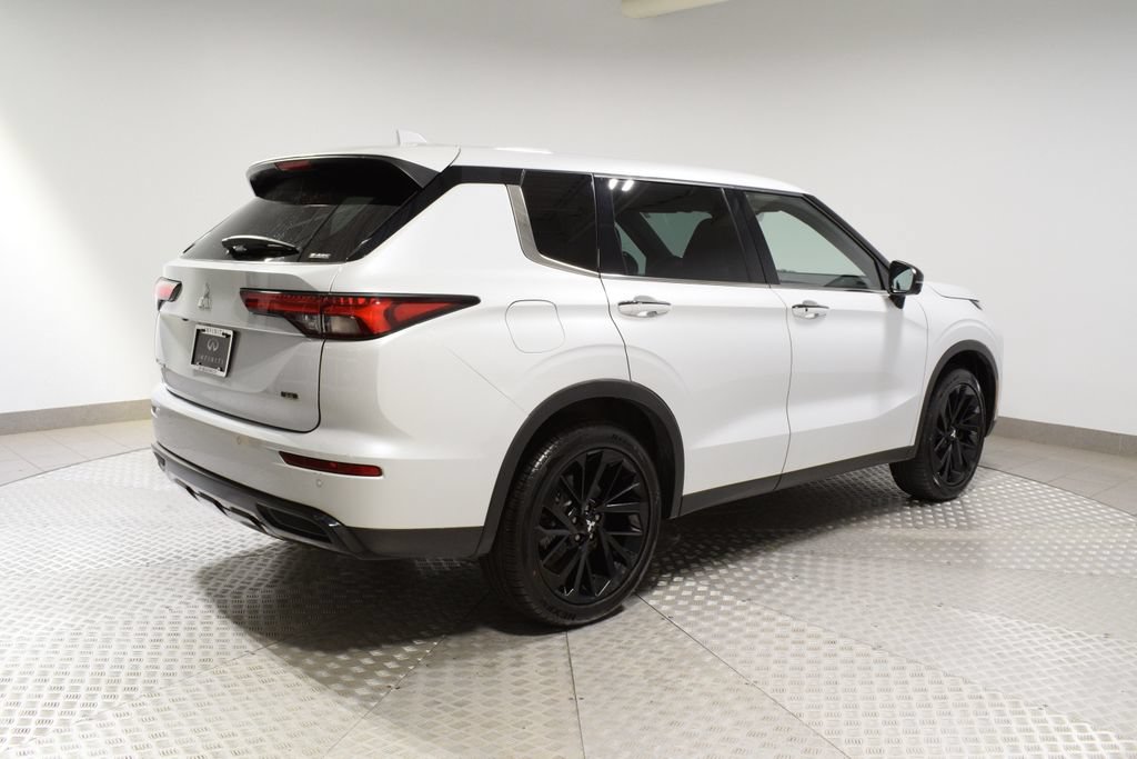 Used 2023 Mitsubishi Outlander SE AWD/4WD image 5