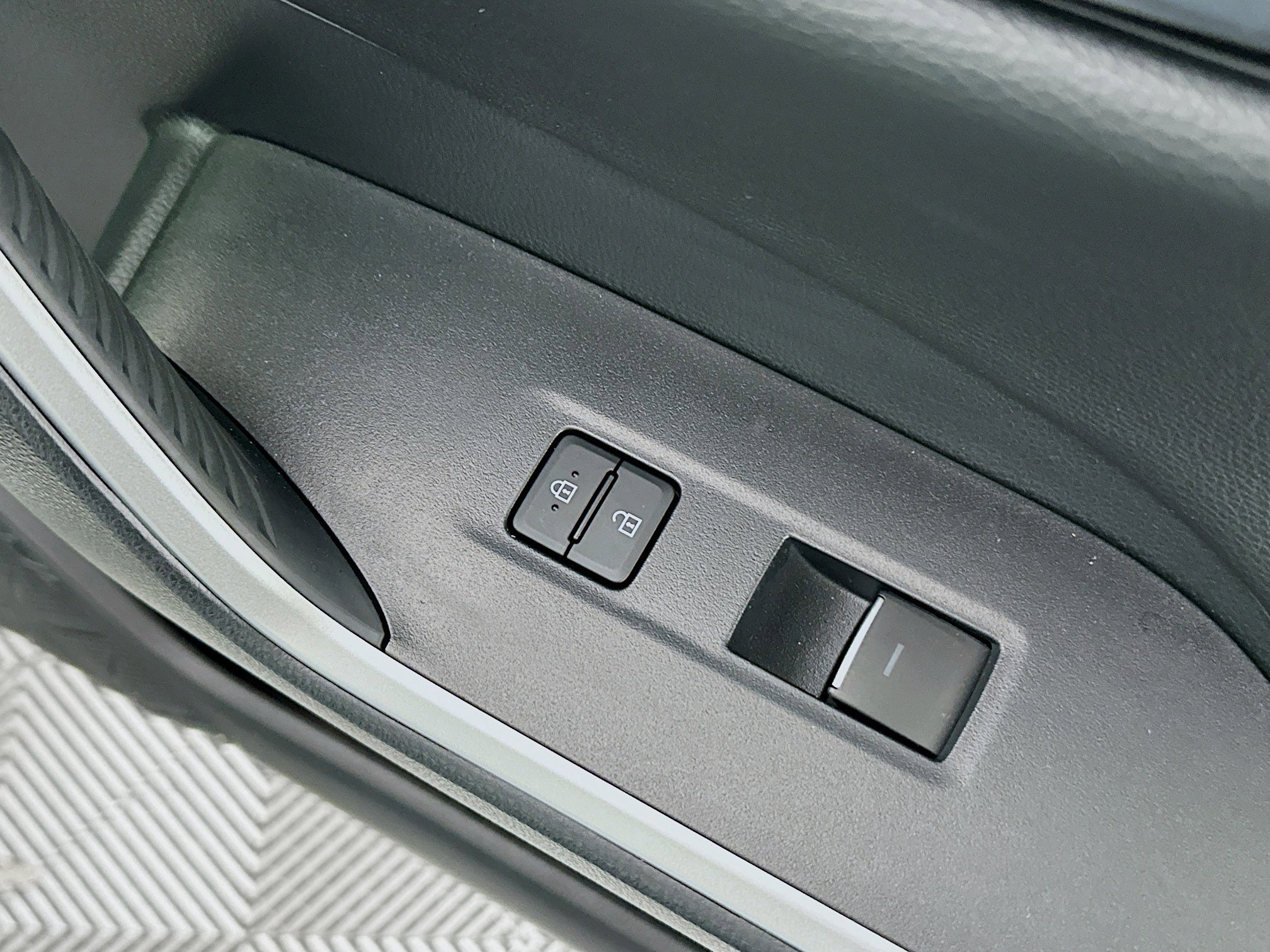 Certified 2025 Toyota RAV4 XSE image 29