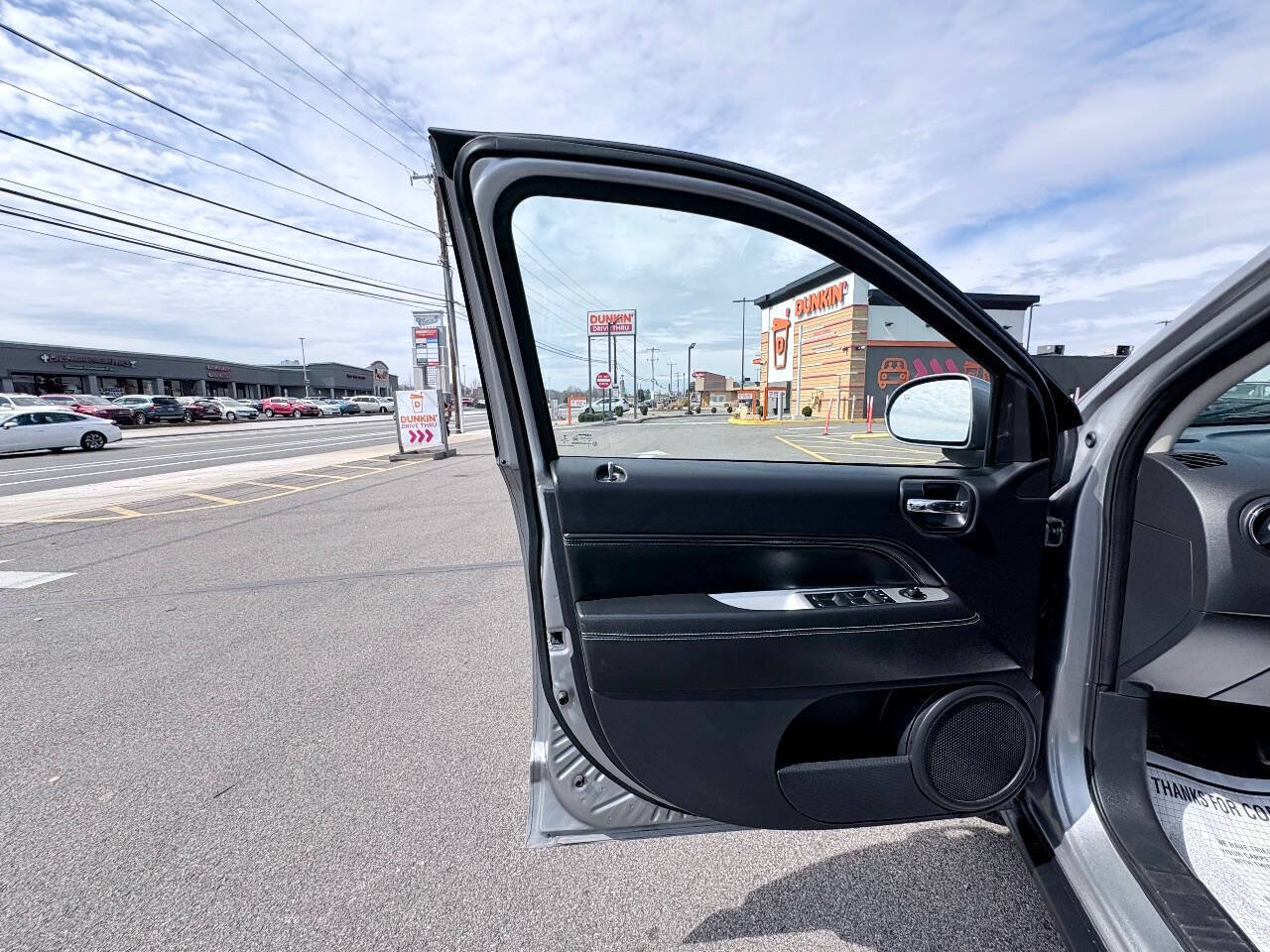 Used 2016 Jeep Compass High Altitude AWD/4WD image 17