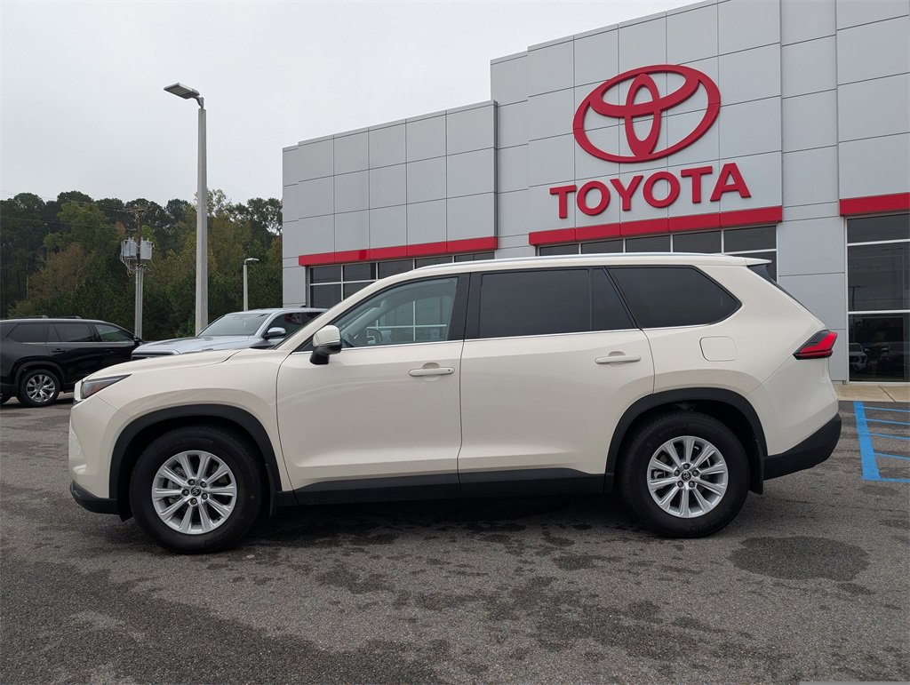Used 2024 Toyota Grand Highlander XLE image 2