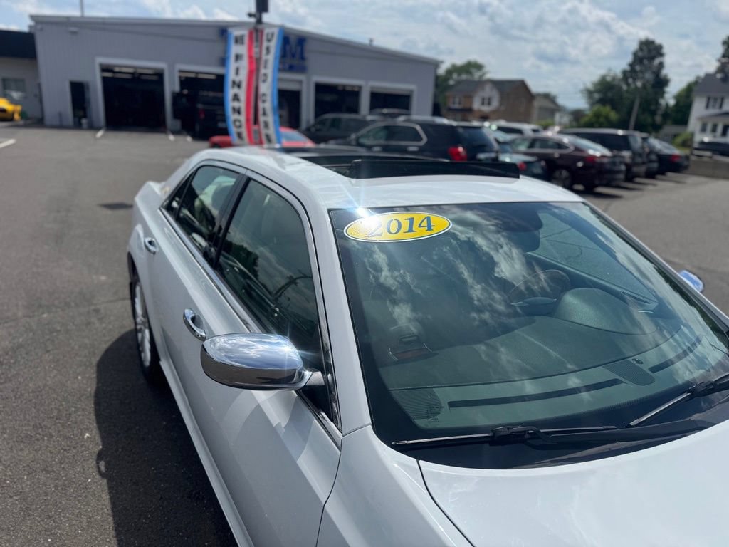 Used 2014 Chrysler 300 C AWD/4WD image 10