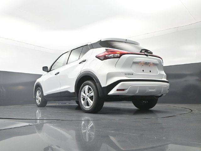 Certified 2025 Nissan Kicks Play S FWD image 31