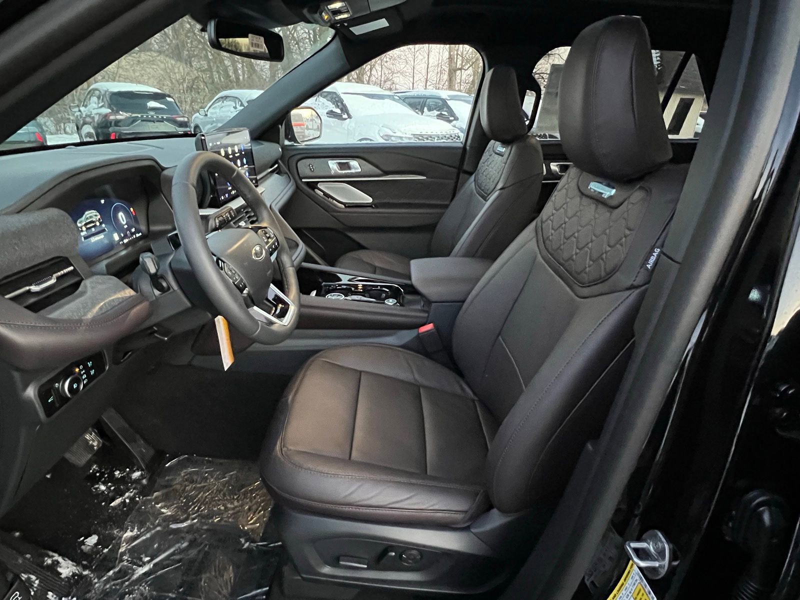 Used 2025 Ford Explorer Platinum w/ LUX Leather Package AWD/4WD image 19