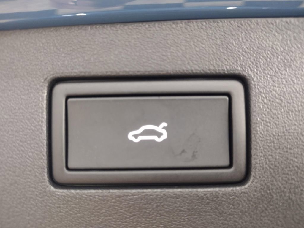 New 2026 Volkswagen Tiguan SEL R-Line image 18