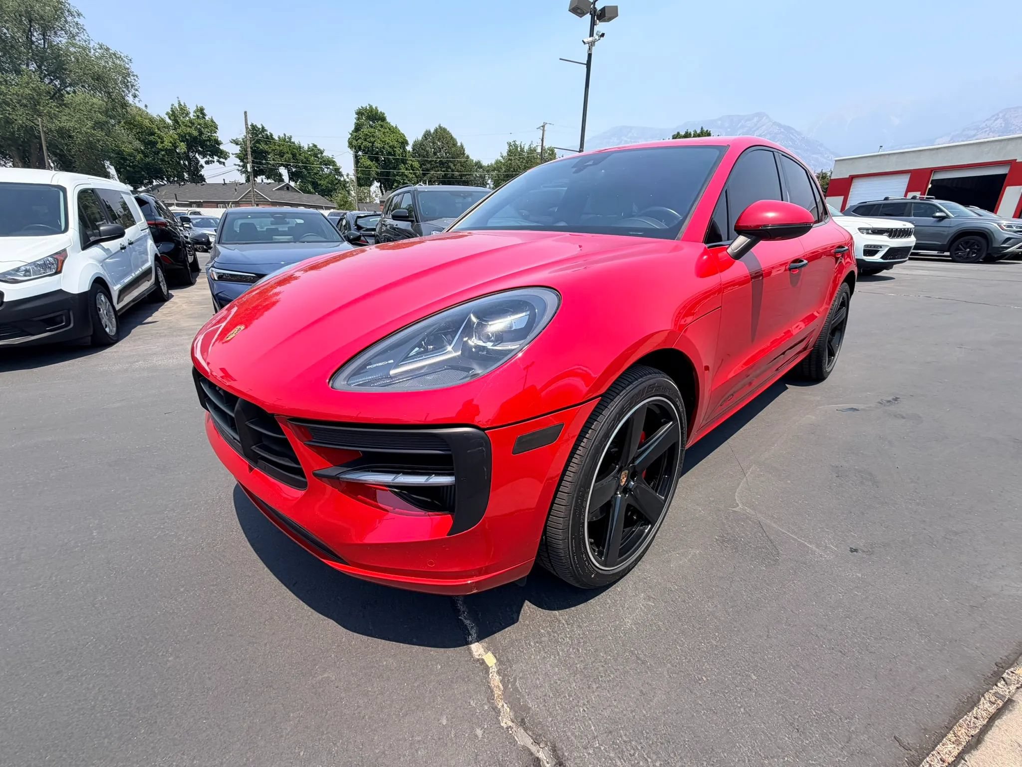 Used 2020 Porsche Macan GTS w/ Sport Chrono Package AWD/4WD image 8