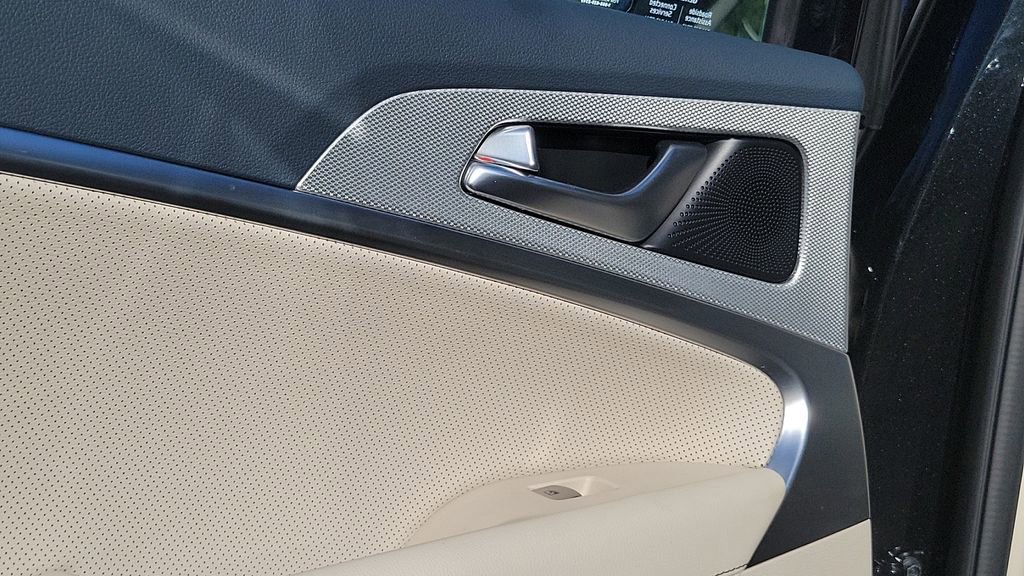 Used 2026 Genesis G70 2.5T Prestige image 18