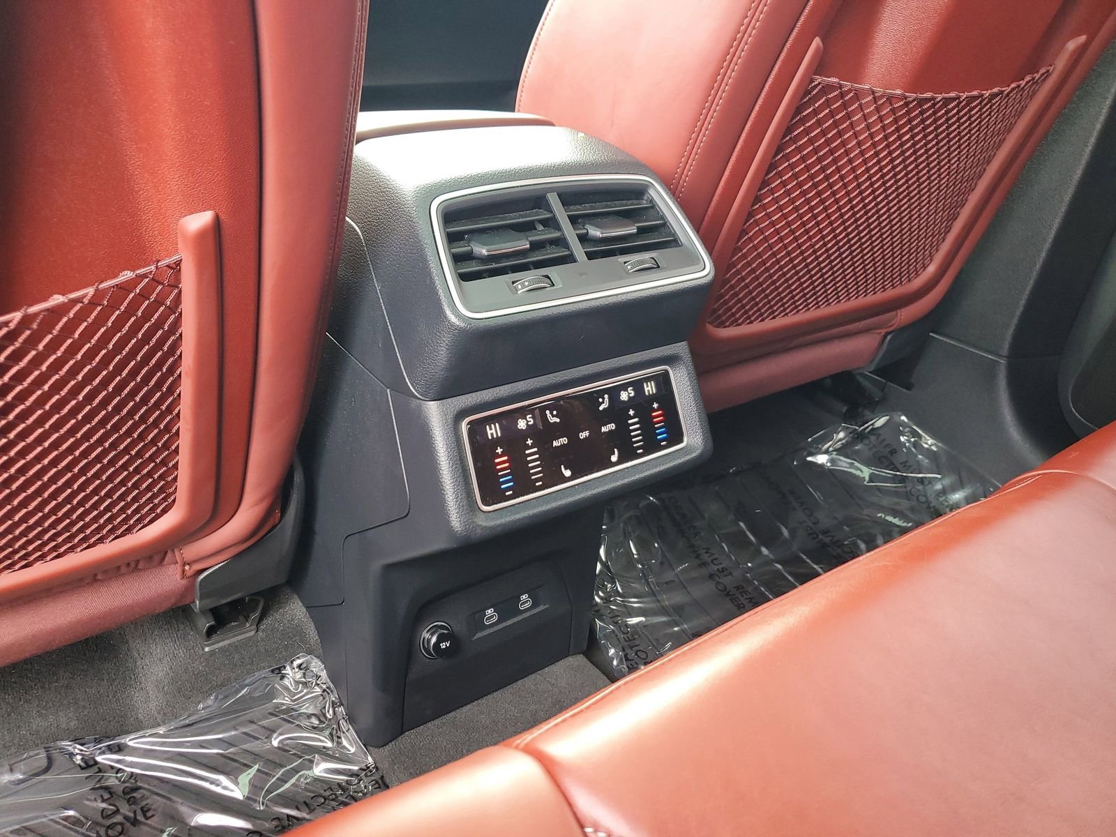 Used 2024 Audi SQ8 e-tron Prestige image 12