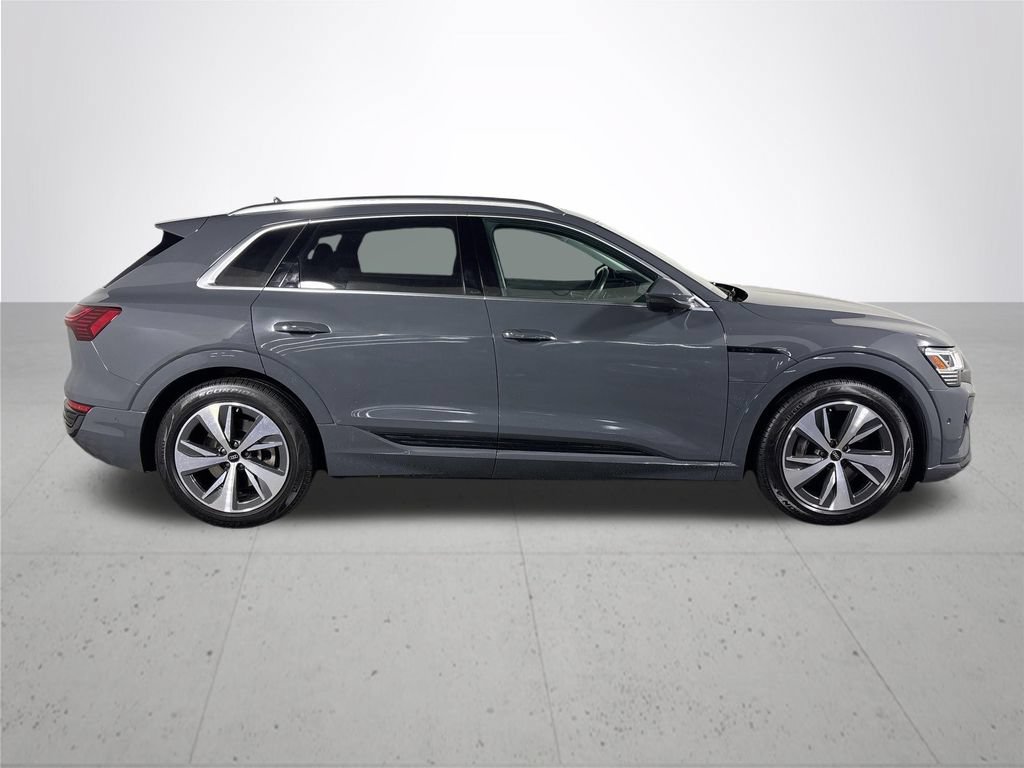 Used 2024 Audi Q8 e-tron Premium Plus AWD/4WD image 5