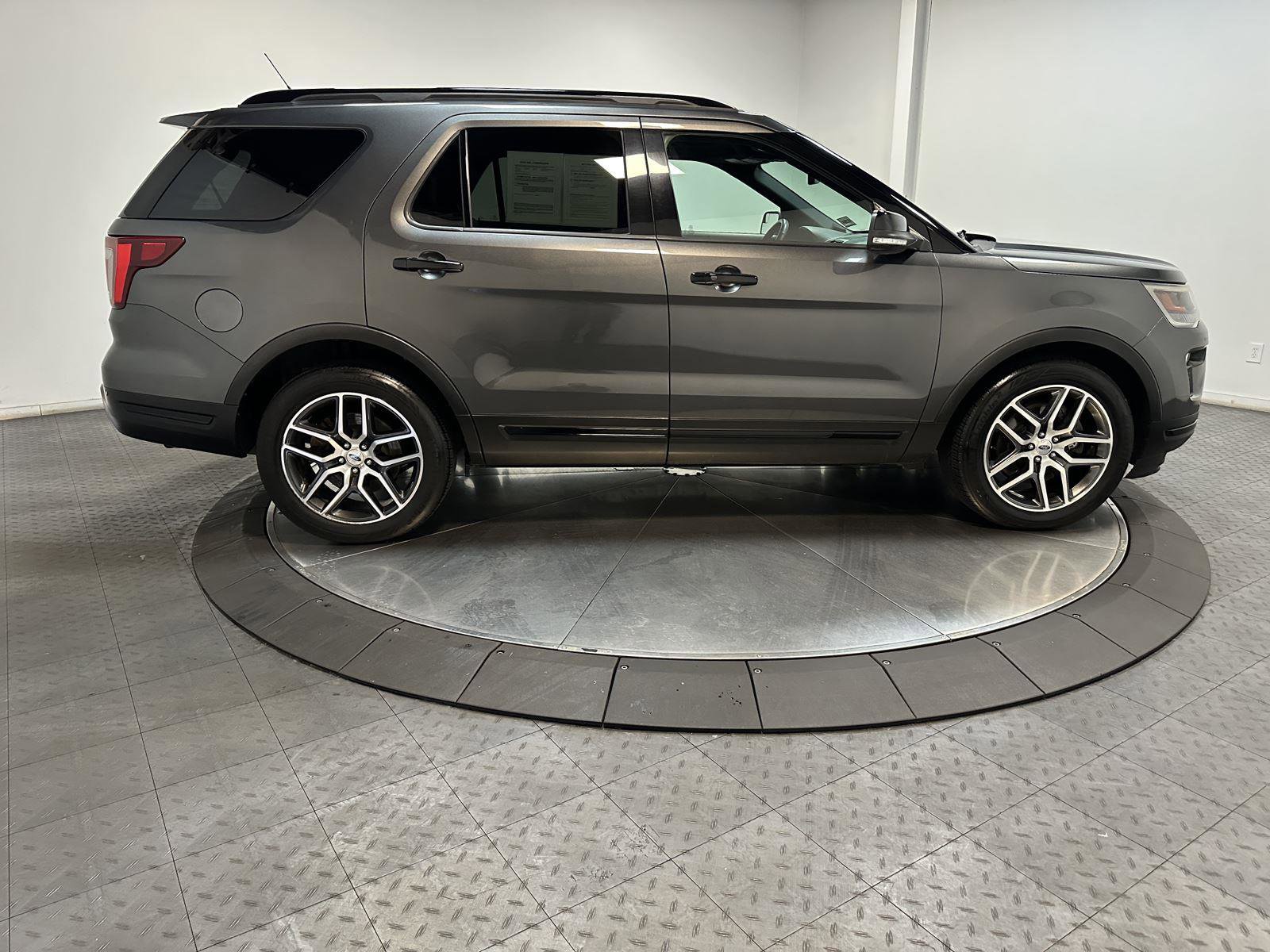 Used 2018 Ford Explorer Sport image 15