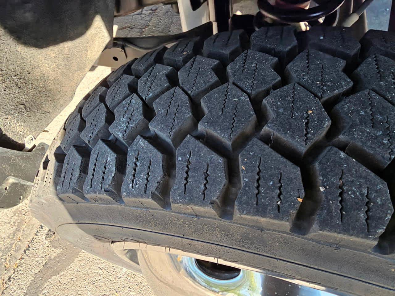Used 2014 Ford F550 4x4 Regular Cab Super Duty image 10