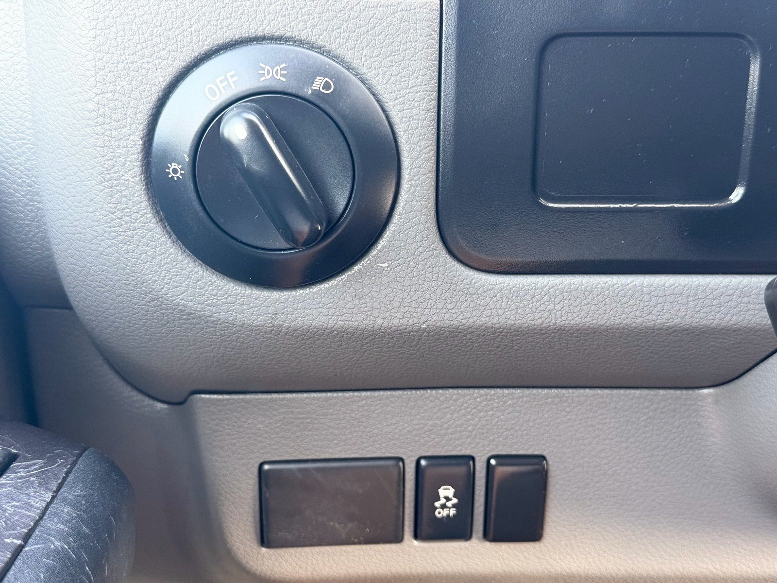Used 2015 Nissan NV 1500 S w/ Power Package RWD image 22