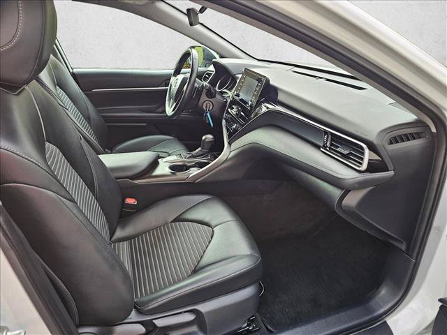 Used 2022 Toyota Camry SE FWD image 12
