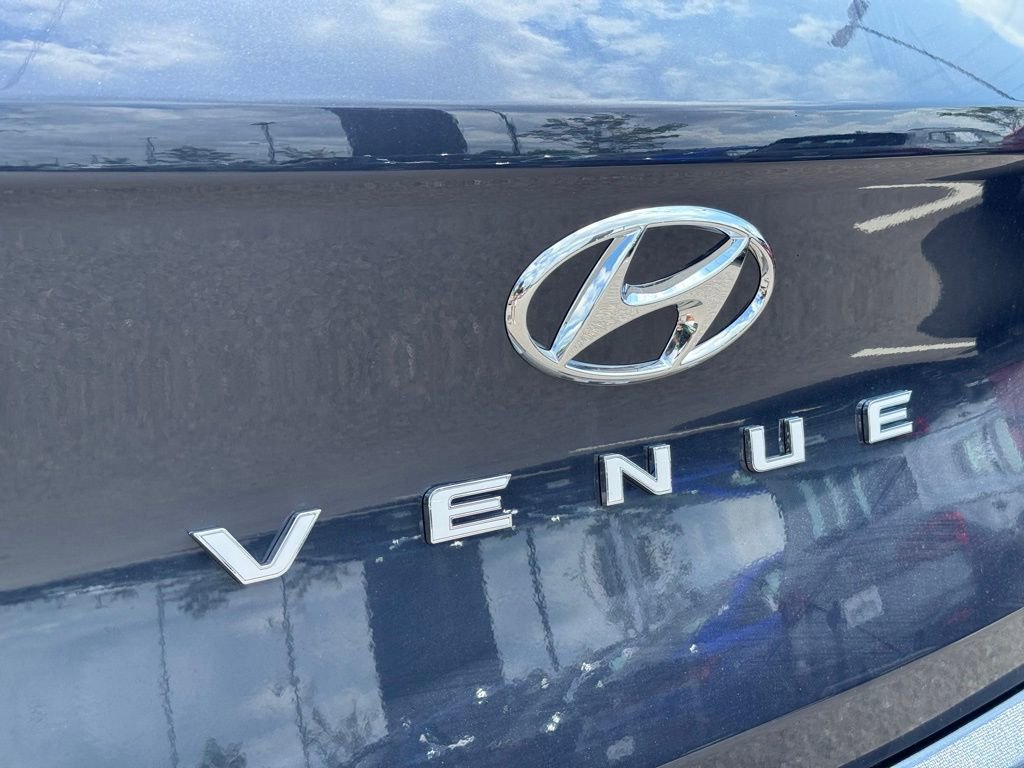 Certified 2025 Hyundai Venue Limited image 13