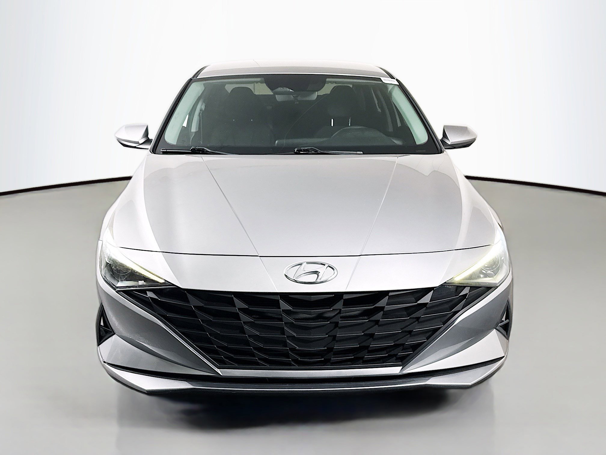Used 2021 Hyundai Elantra SEL FWD image 2