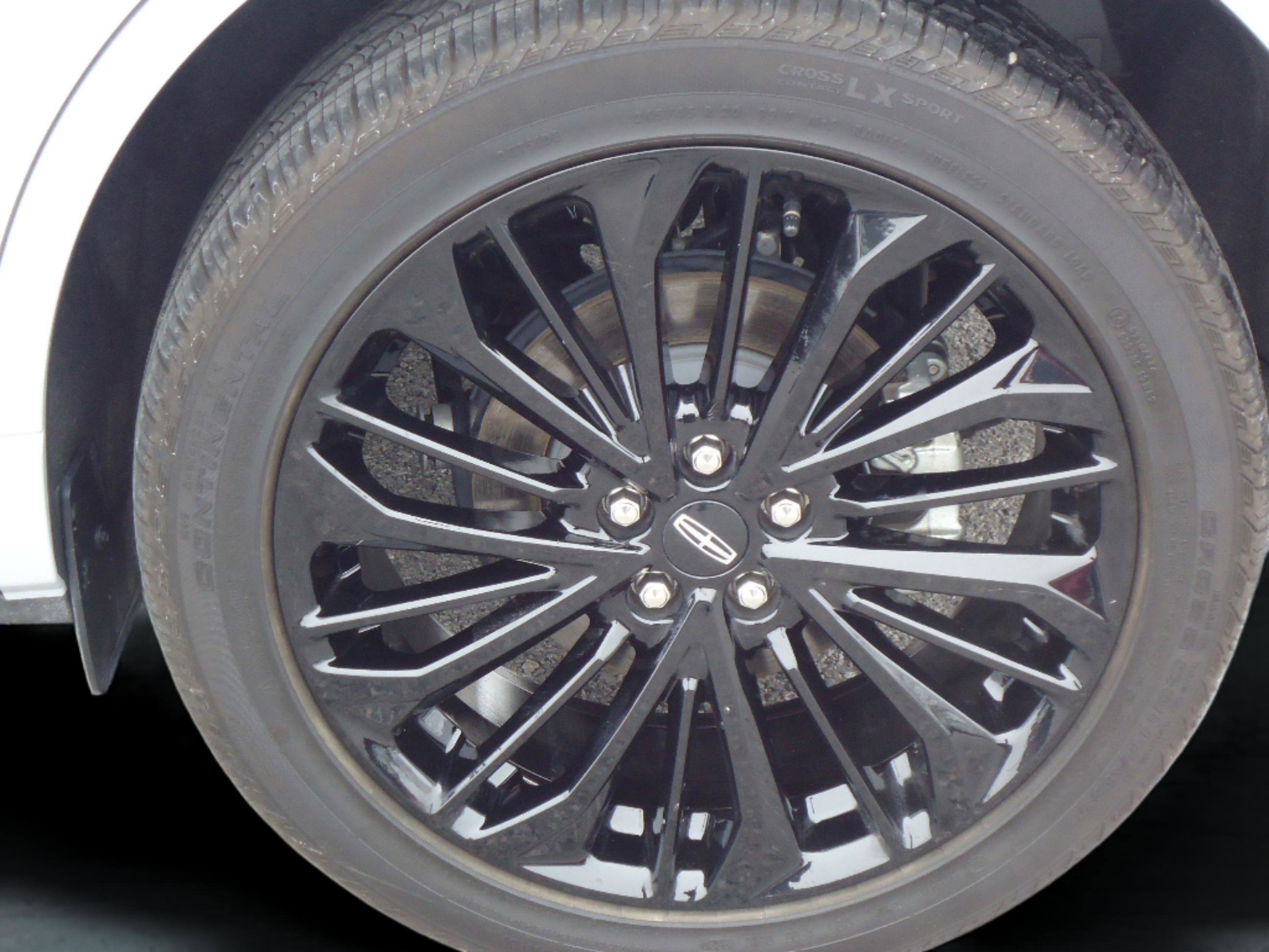 Used 2025 Lincoln Corsair AWD w/ Equipment Group 101A image 9