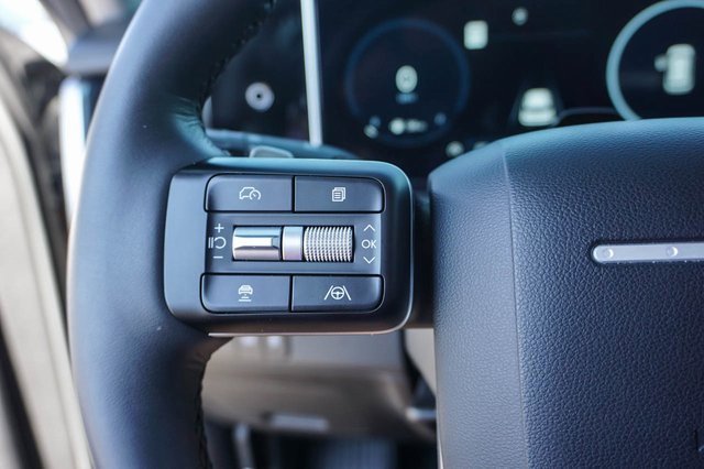 Used 2025 Hyundai Santa Fe Limited image 27