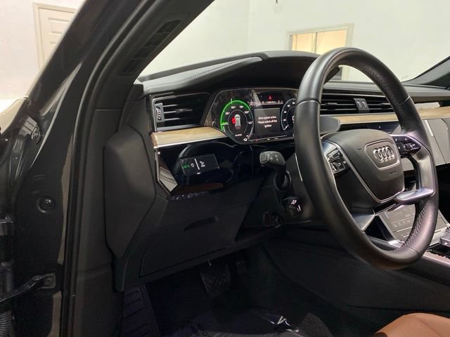 Used 2024 Audi Q8 e-tron Premium Plus w/ Premium Plus Package AWD/4WD image 18