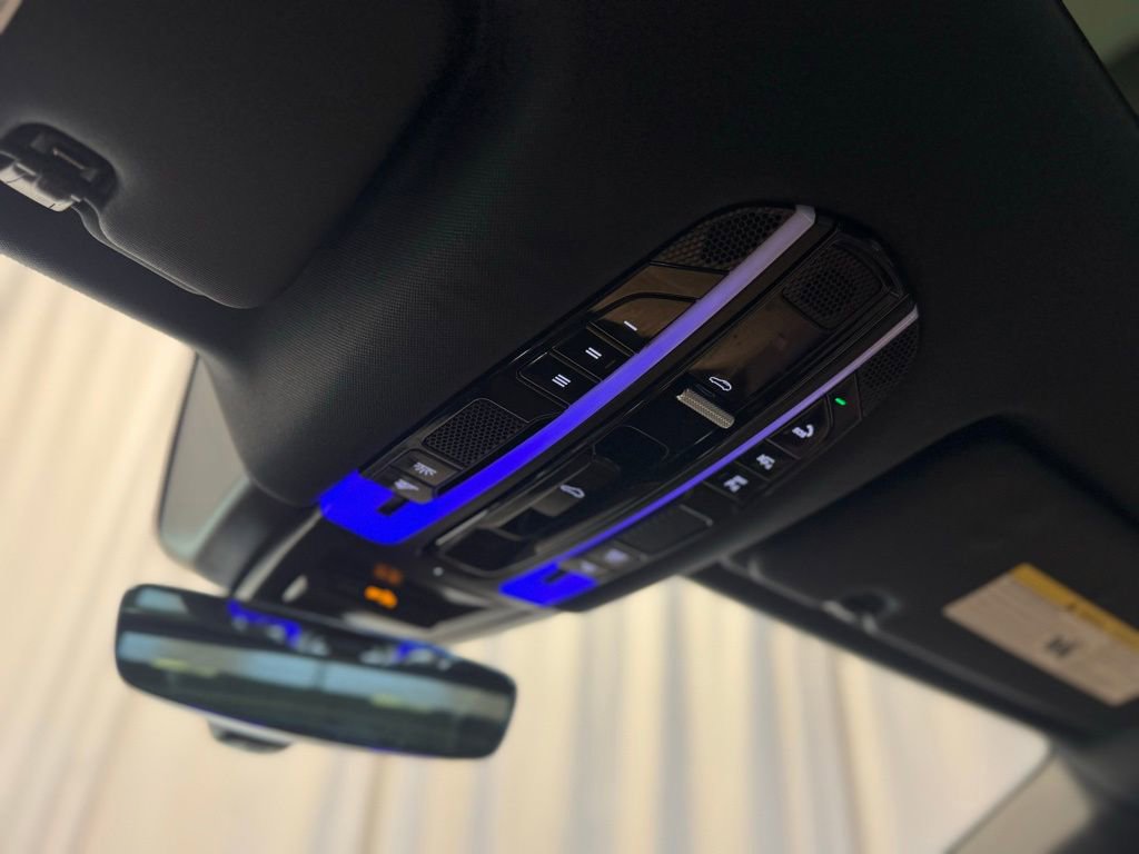 Certified 2023 Porsche Cayenne Platinum Edition image 29