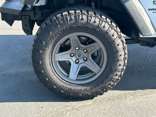 Used 2016 Jeep Wrangler Unlimited Sport w/ Connectivity Group AWD/4WD image 12