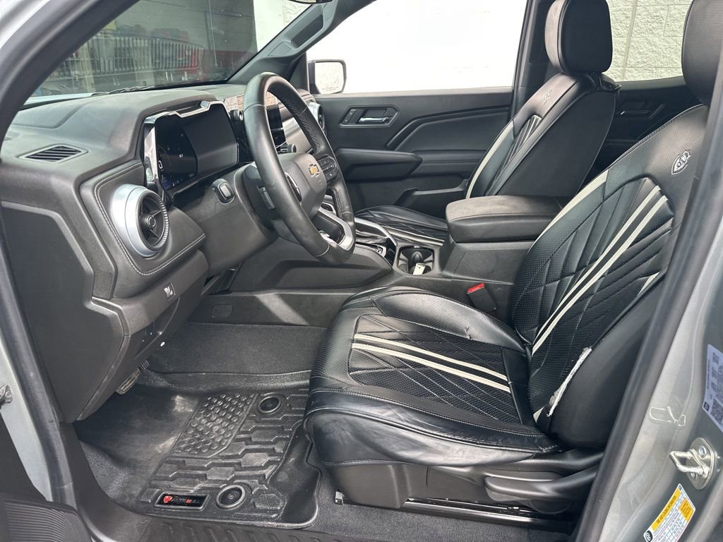 Used 2024 Chevrolet Colorado LT w/ LT Convenience Package image 8