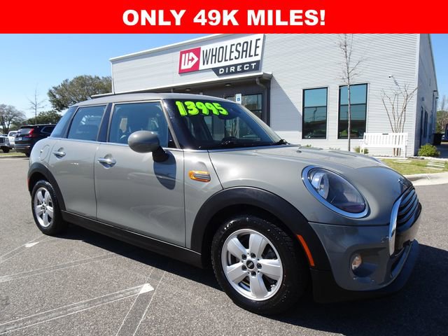 Used 2019 MINI Cooper 4-Door Hardtop w/ Signature Upholstery Package image 1