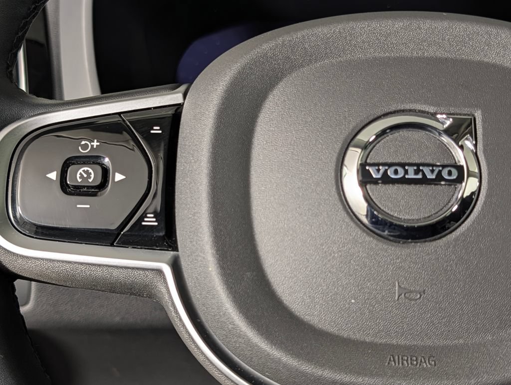 Used 2025 Volvo XC60 B5 Plus AWD/4WD image 36