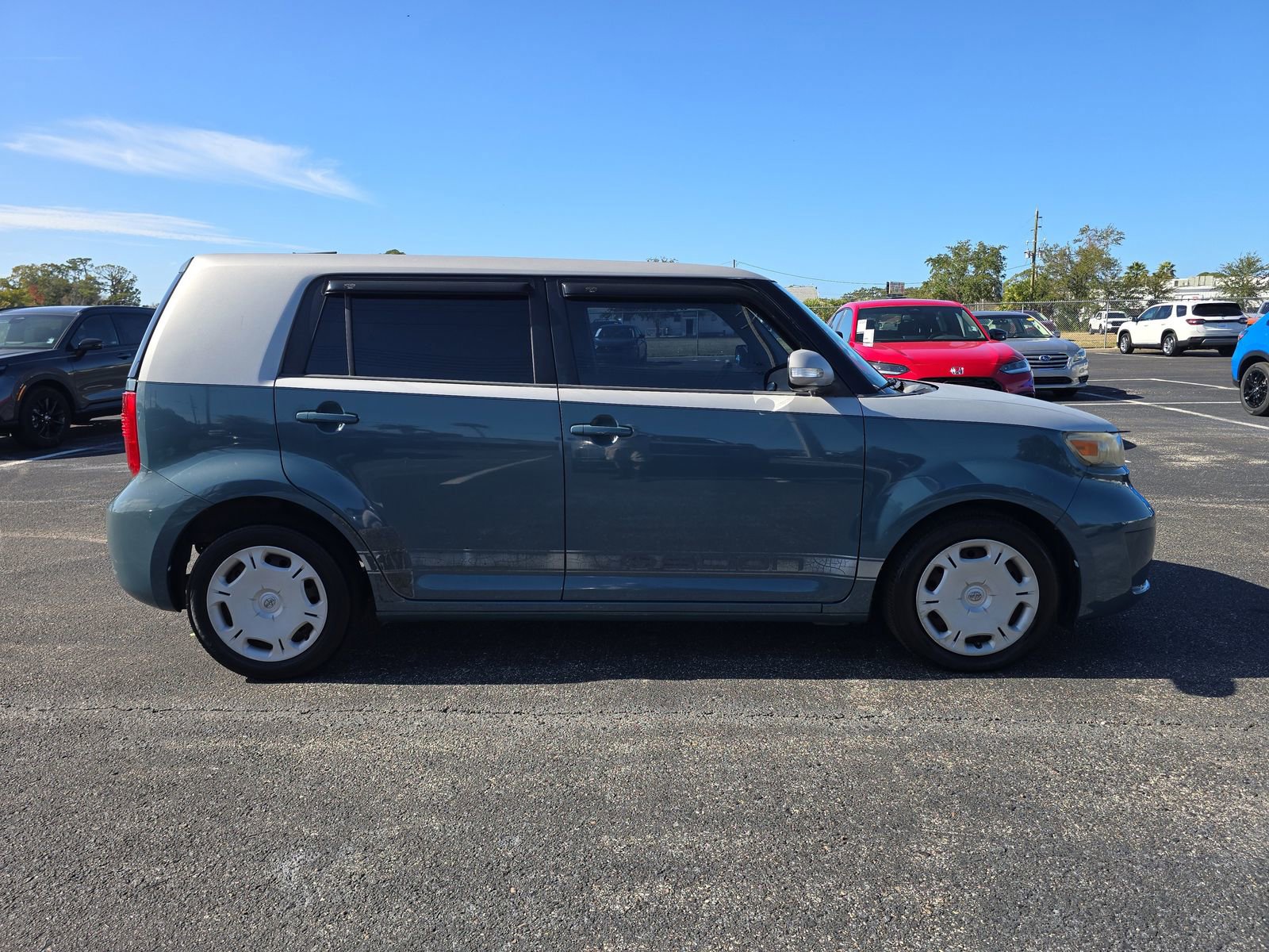 Used 2010 Scion xB image 3