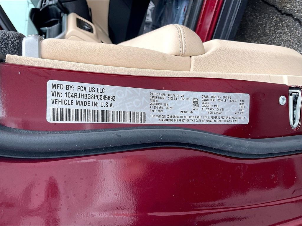 Used 2023 Jeep Grand Cherokee Limited image 31