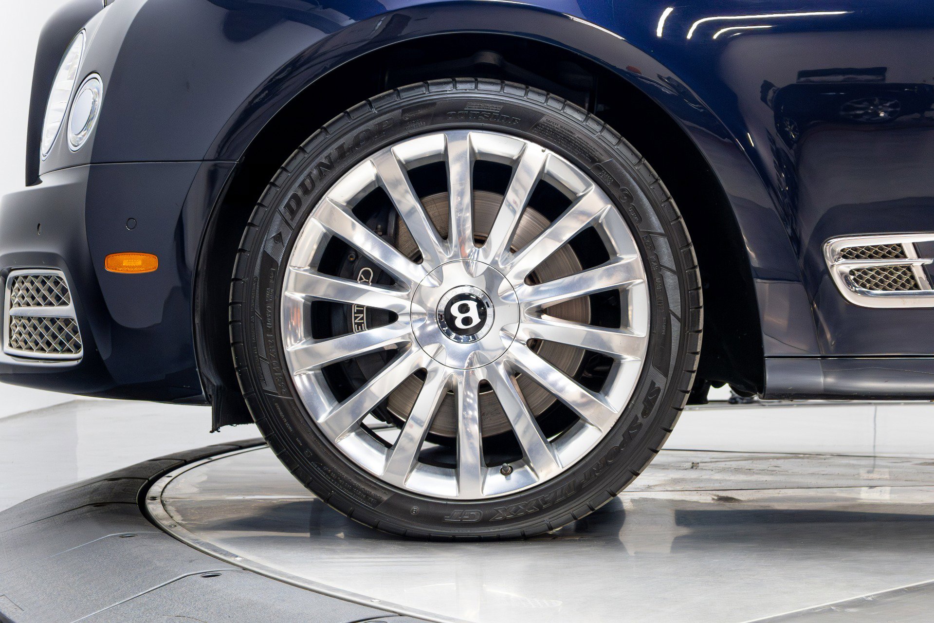 Used 2017 Bentley Mulsanne image 48