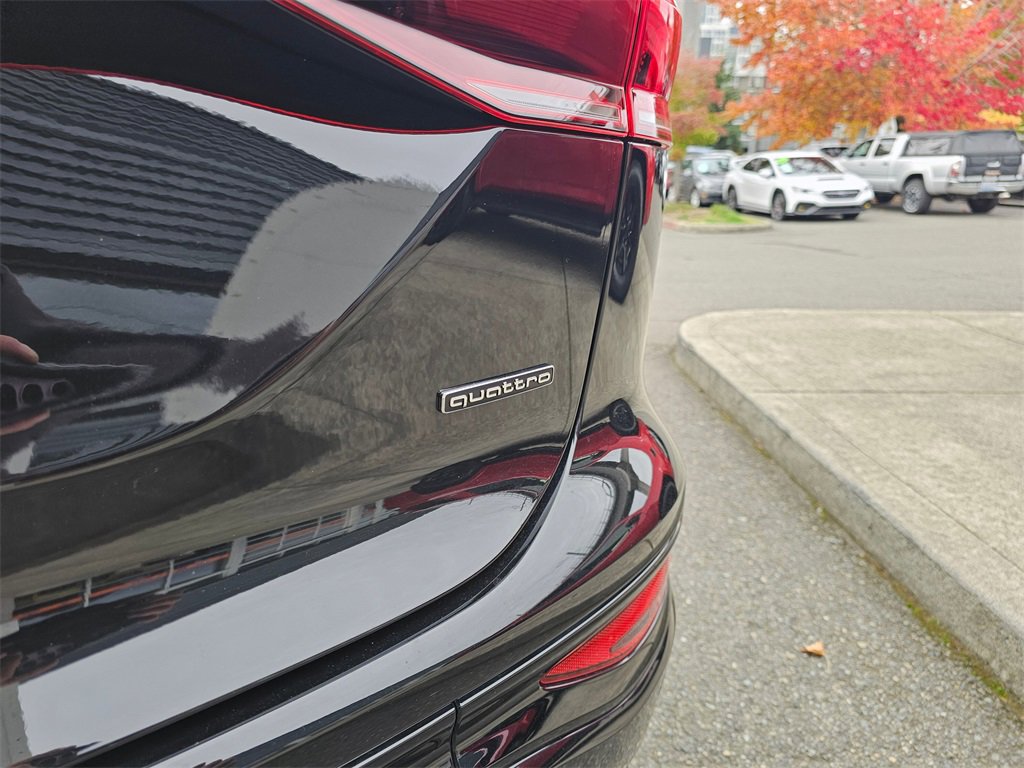 Used 2025 Audi Q6 e-tron Prestige w/ 20" Wheel Package image 17