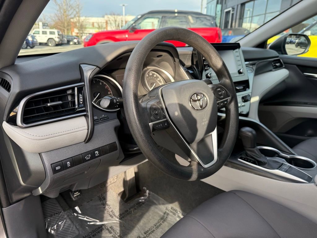 Used 2022 Toyota Camry LE image 11