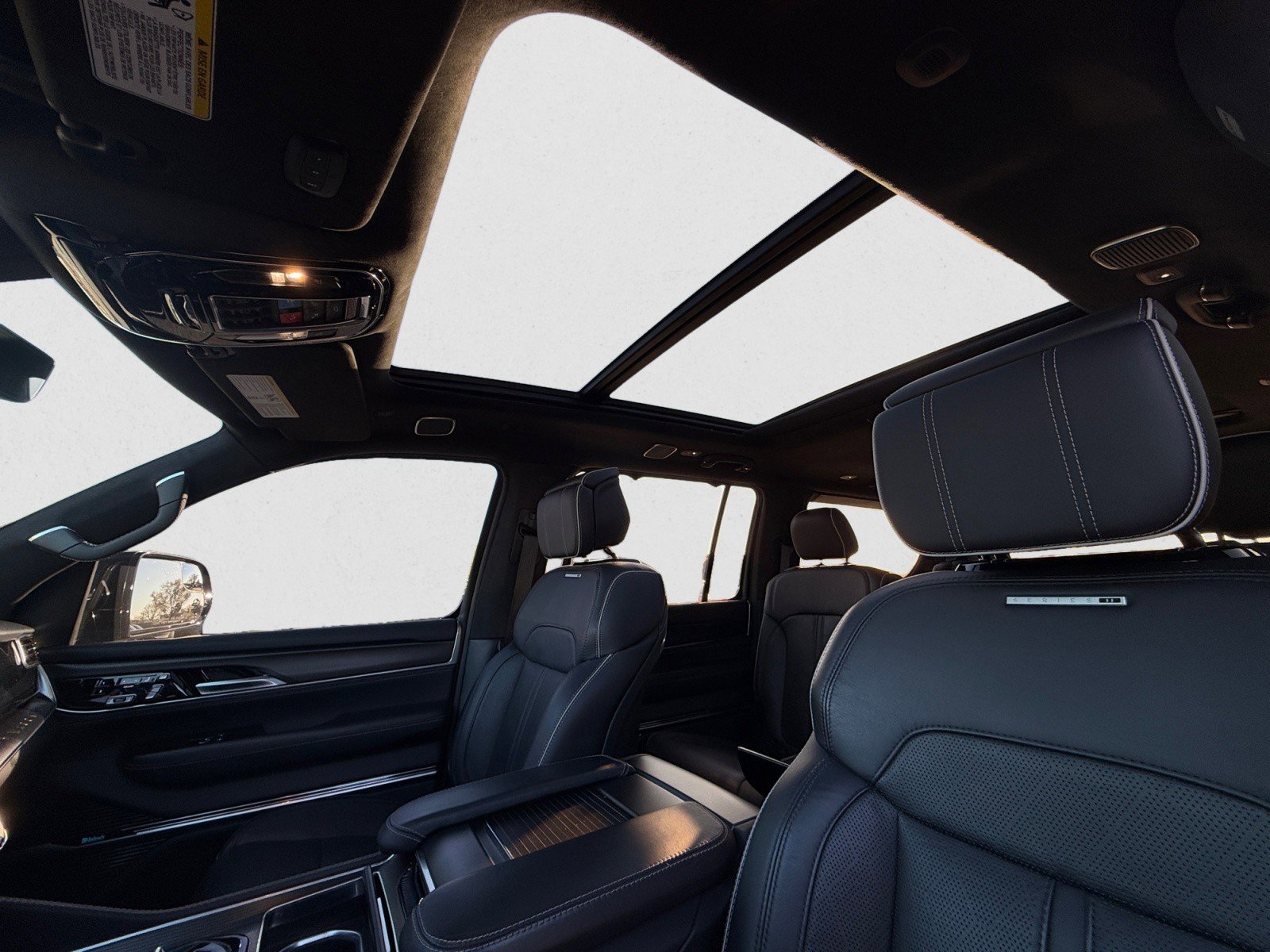 Used 2024 Jeep Grand Wagoneer Series II w/ Quick Order Packagew 28T image 12