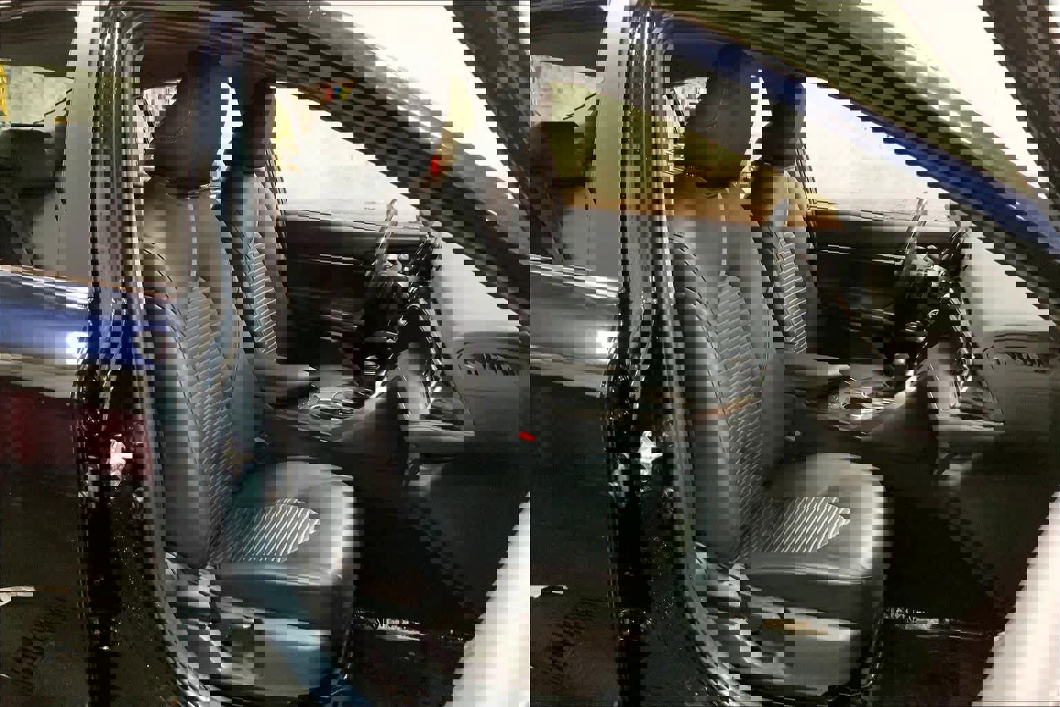 Used 2021 Toyota Camry SE w/ Cold Weather Package FWD image 9