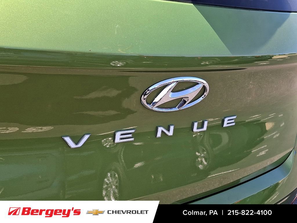 Used 2023 Hyundai Venue SEL image 32