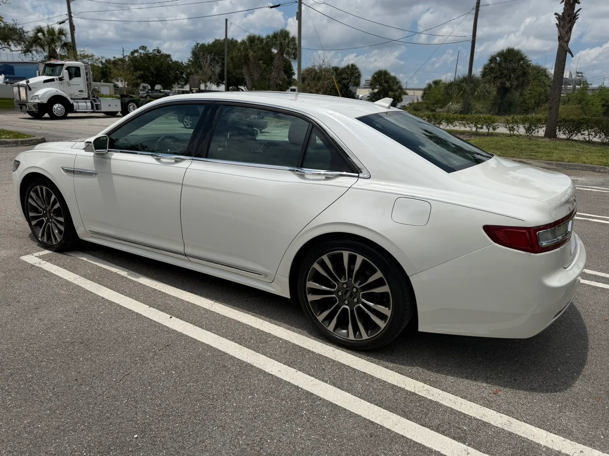 Used 2020 Lincoln Continental AWD w/ Premium Package image 17