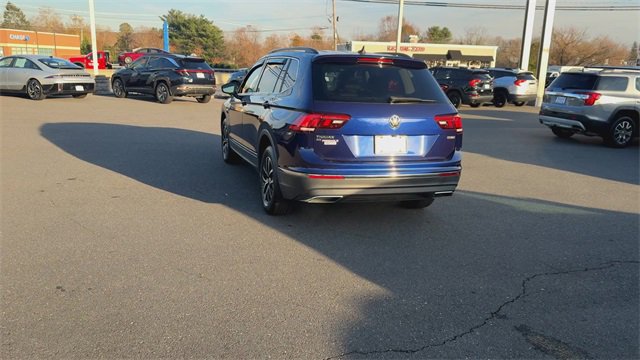 Used 2021 Volkswagen Tiguan SE w/ Panoramic Sunroof Package image 7