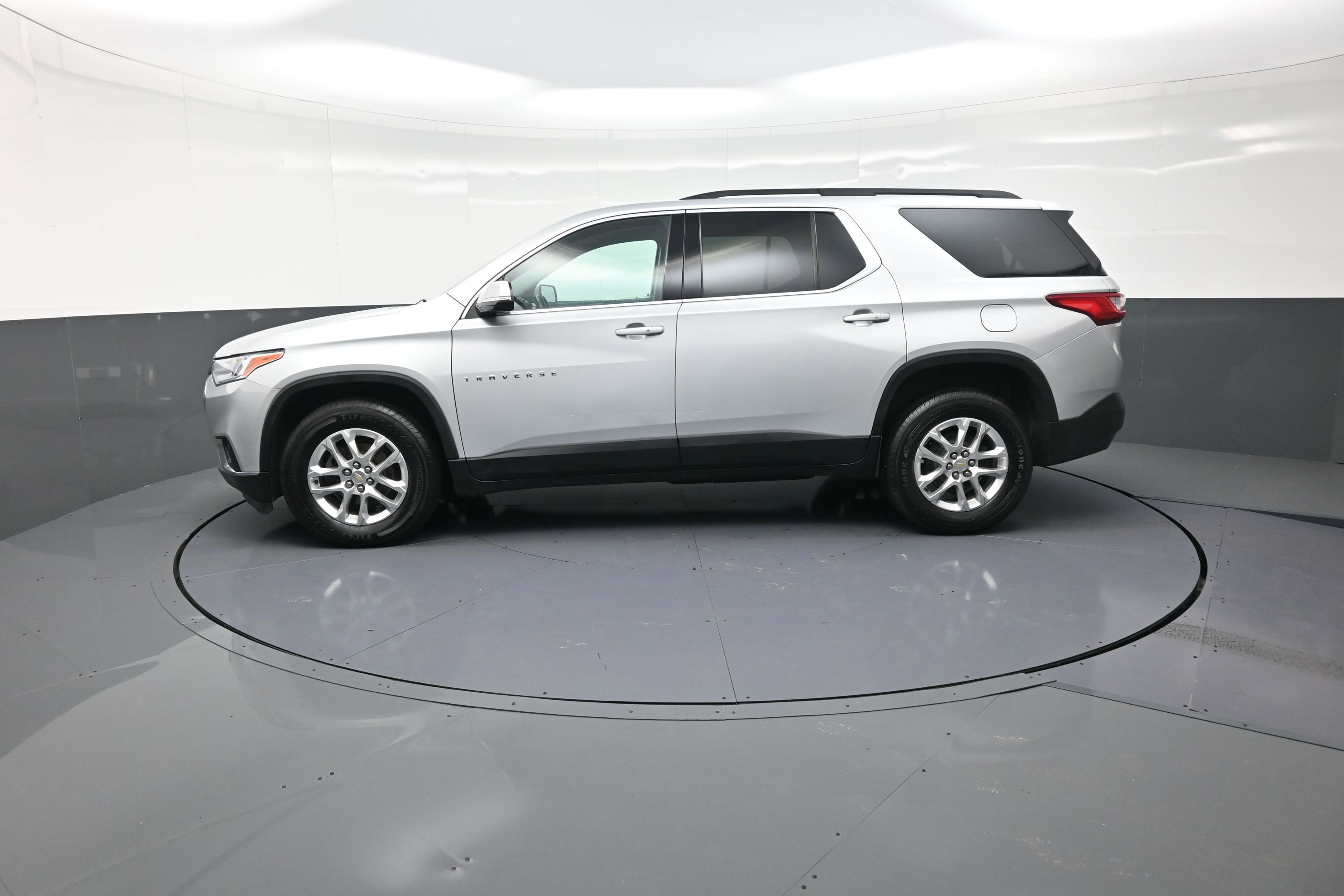 Used 2020 Chevrolet Traverse LT image 6