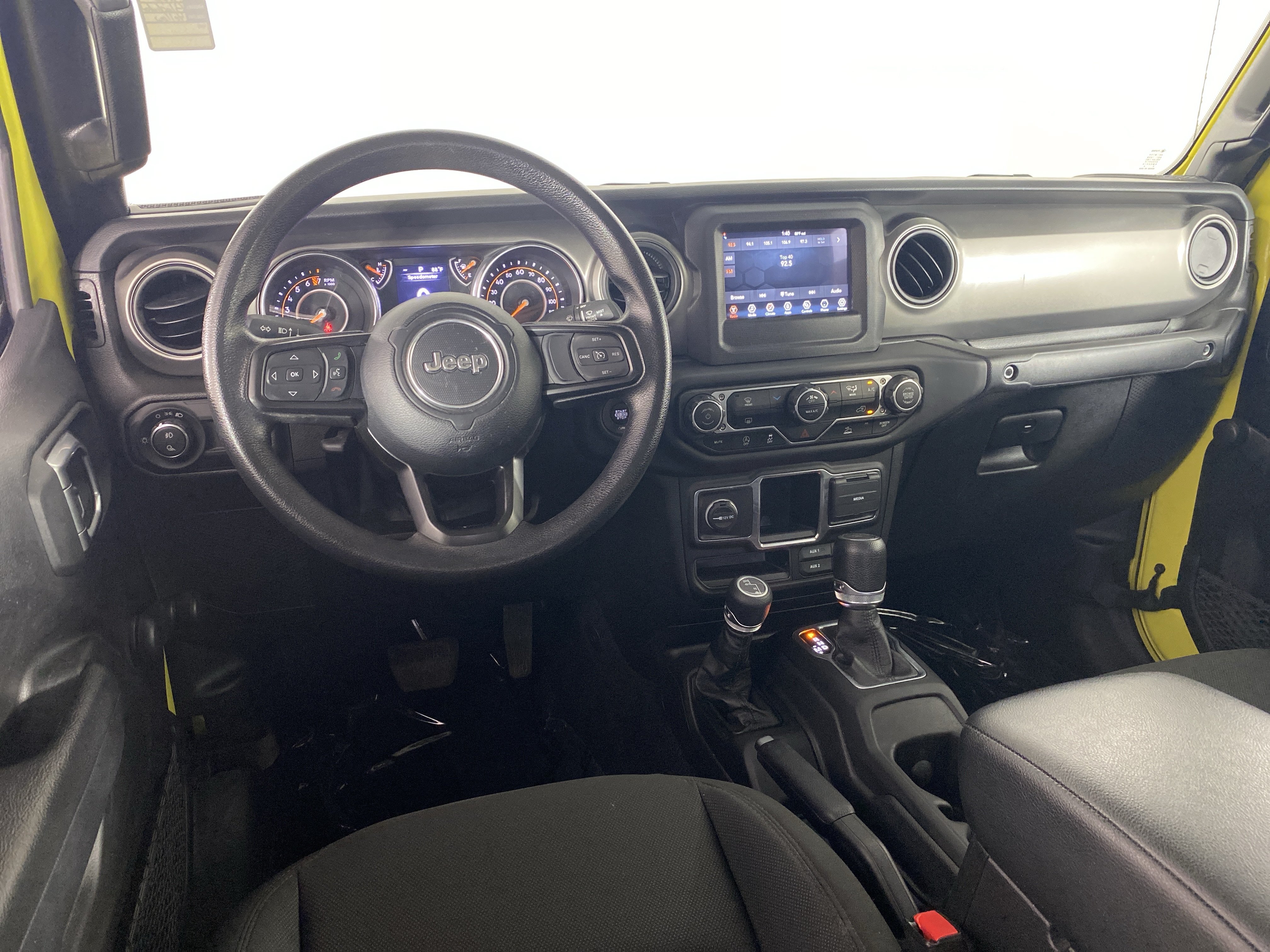 Used 2023 Jeep Gladiator Sport w/ Off Road Group AWD/4WD image 17